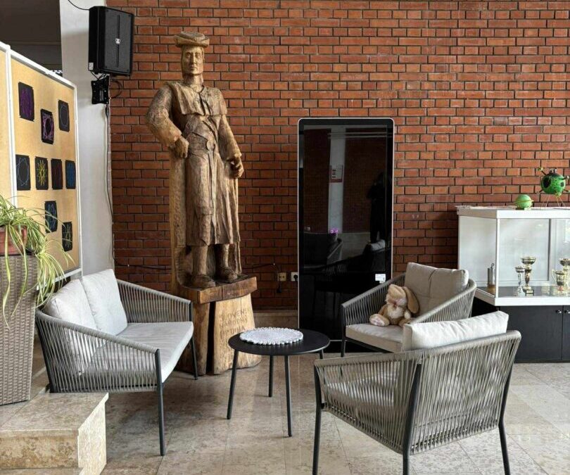 DRAMSKO- NOVINARSKA SKUPINA